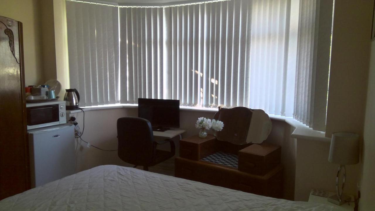 Luxury London Ensuite Double Room, Park Free, Tram-Train! Mitcham Eksteriør bilde