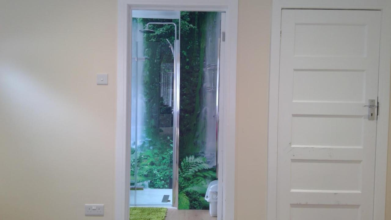 Luxury London Ensuite Double Room, Park Free, Tram-Train! Mitcham Eksteriør bilde